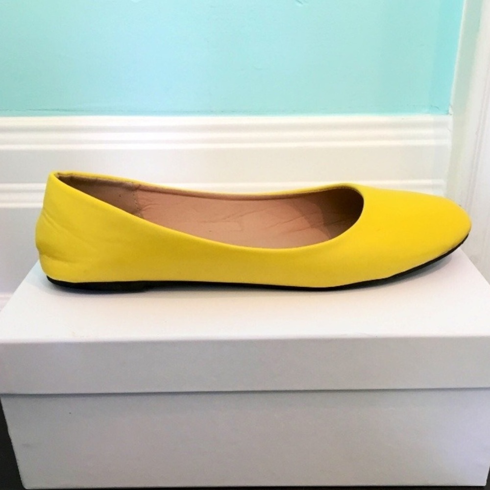 Sunny Yellow Women's Shoes / Flats - Size 10